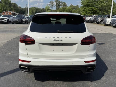 2017 Porsche Cayenne Platinum Edition