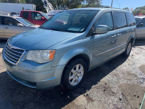 2010 Chrysler Town and Country for sale at EXECUTIVE CAR SALES LLC in North Fort Myers FL