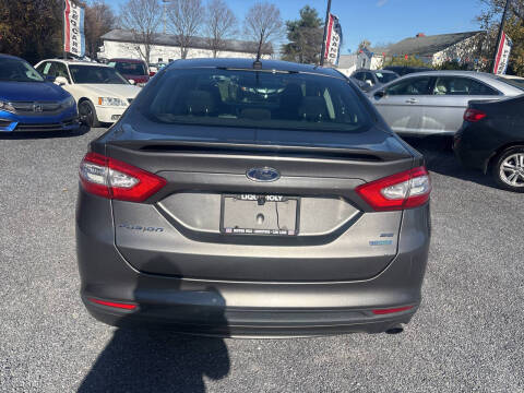 2013 Ford Fusion SE