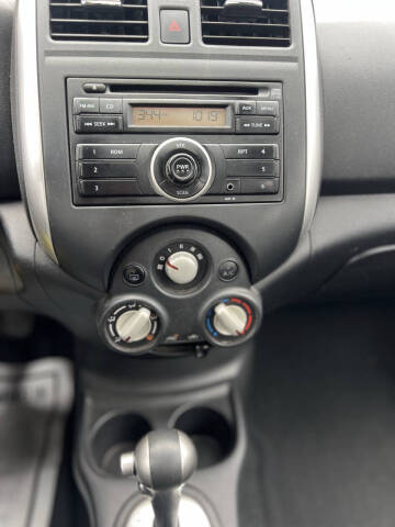 2014 Nissan Versa 1.6 SV