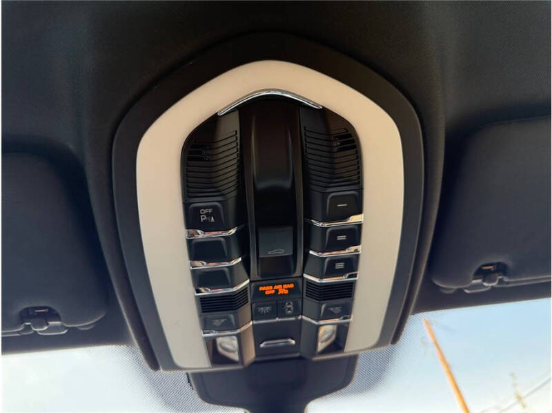 2016 Porsche Cayenne S E-Hybrid