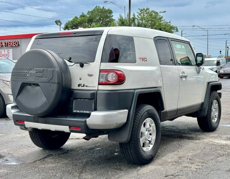 2012 Toyota FJ Cruiser  - $18,995