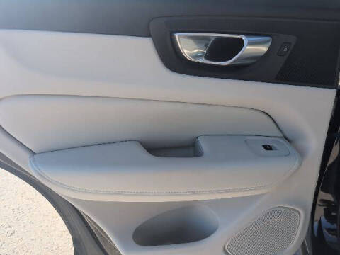 2023 Volvo XC60 B5 Plus Dark Theme