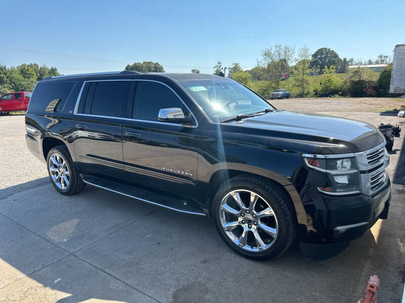 2011 Chevrolet Suburban LT's photo