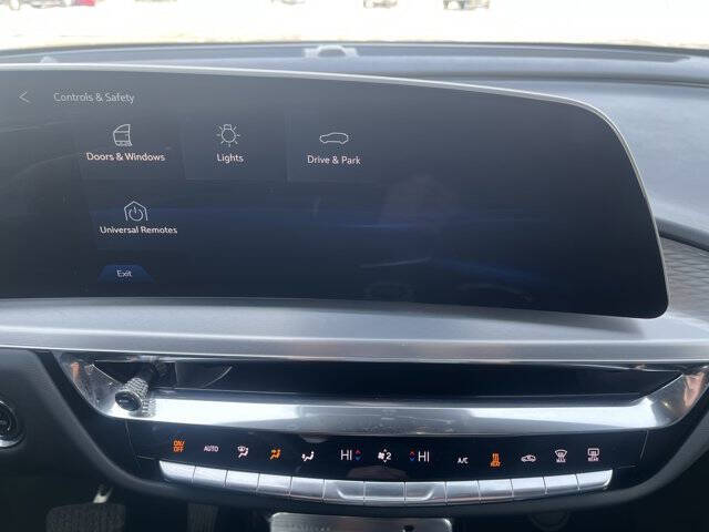 2024 Cadillac LYRIQ Luxury 3