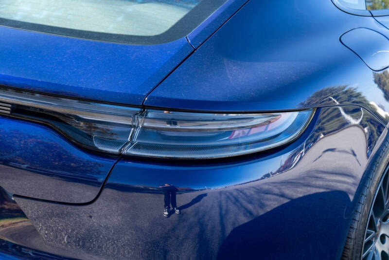 2023 Porsche Panamera Platinum Edition