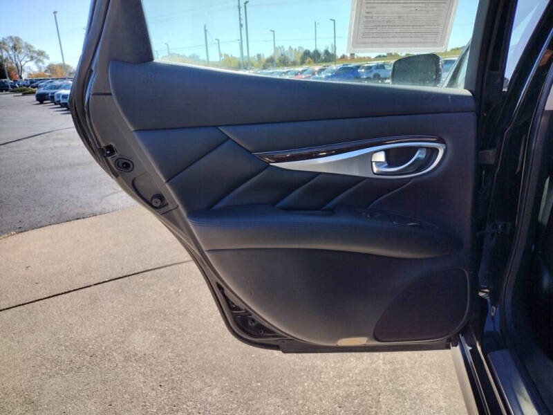 2014 Infiniti Q70 3.7