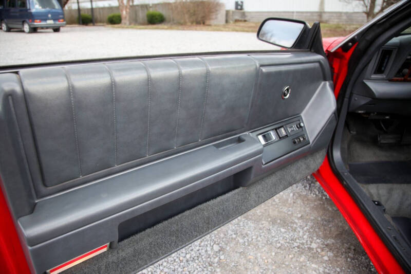 1988 Chrysler Le Baron Premium