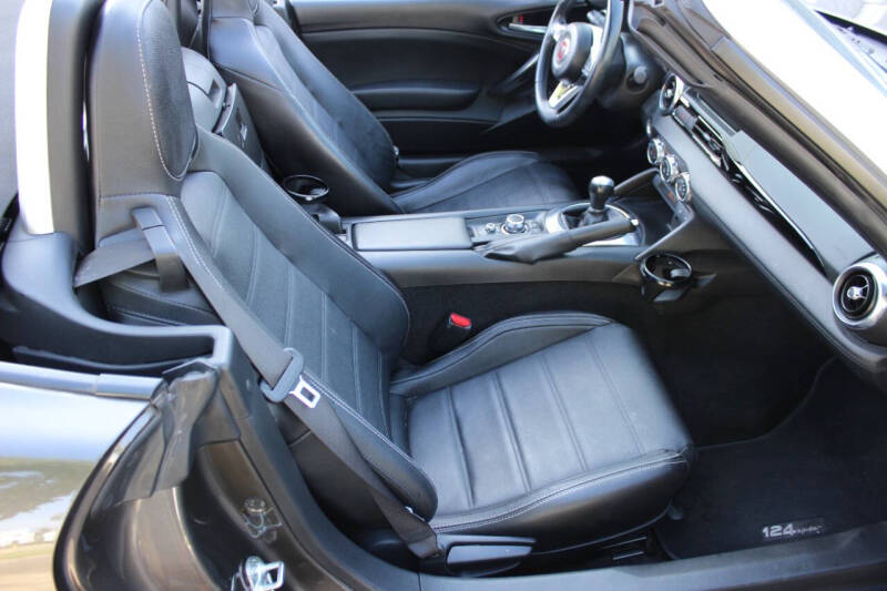 2017 FIAT 124 Spider Lusso