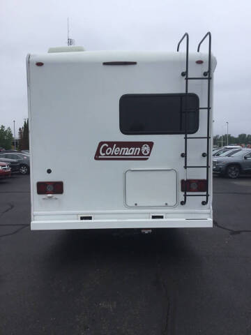 2022 Ford E-350