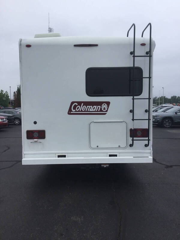 2022 Ford E-350