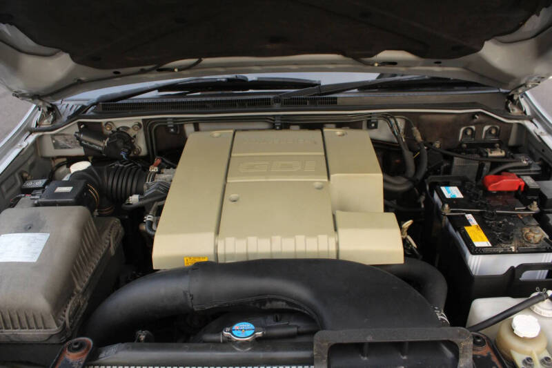 2000 Mitsubishi Pajero