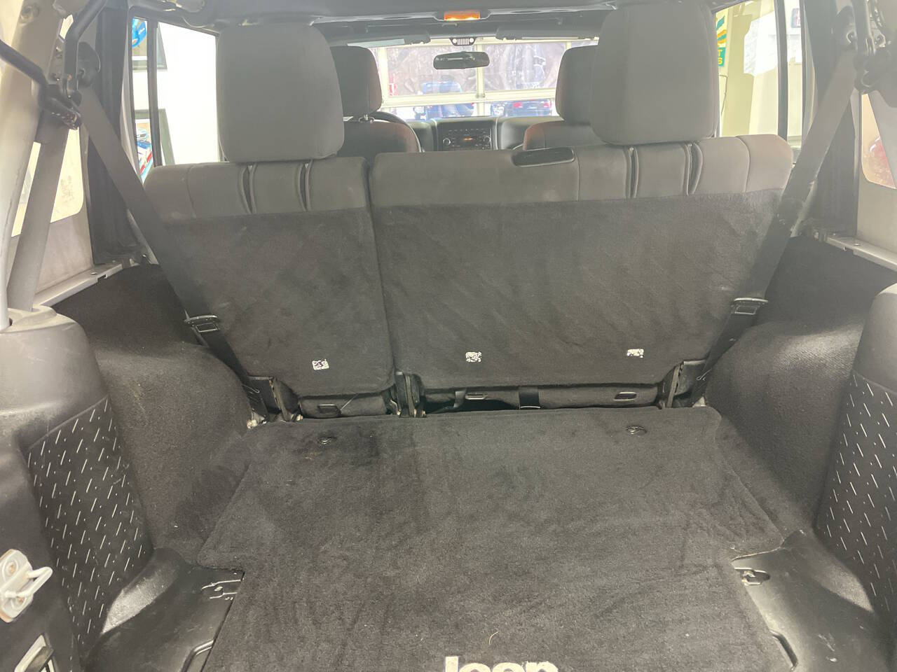 2011 Jeep Wrangler Unlimited 34