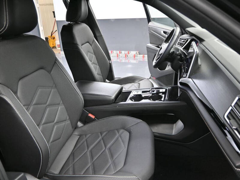 2024 Volkswagen Atlas Cross Sport SE 4Motion