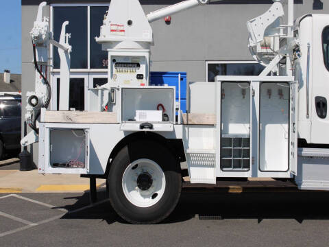 2019 Freightliner M2 106