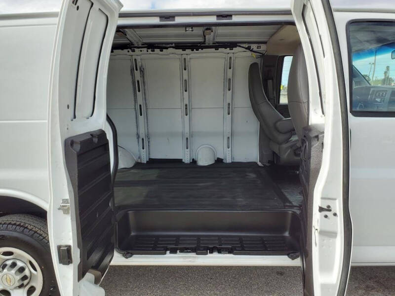 2024 Chevrolet Express 2500