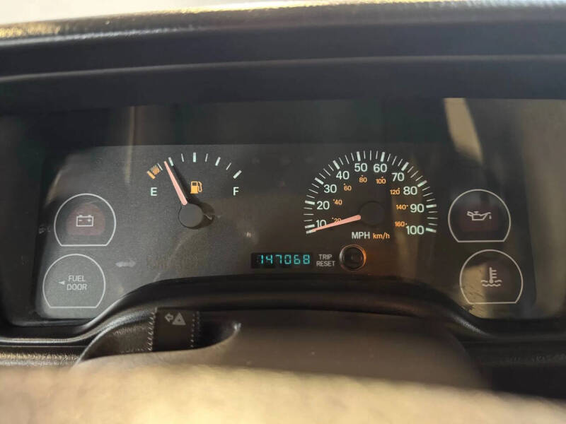 2000 Jeep Cherokee SE