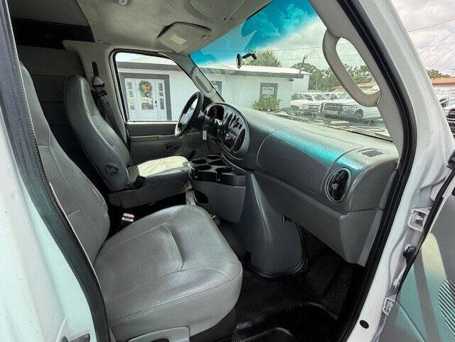 2006 Ford E-Series E-350 SD