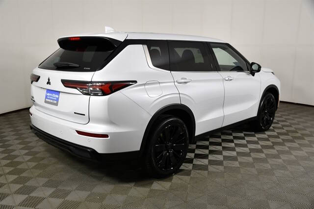 2026 Mitsubishi Outlander LE