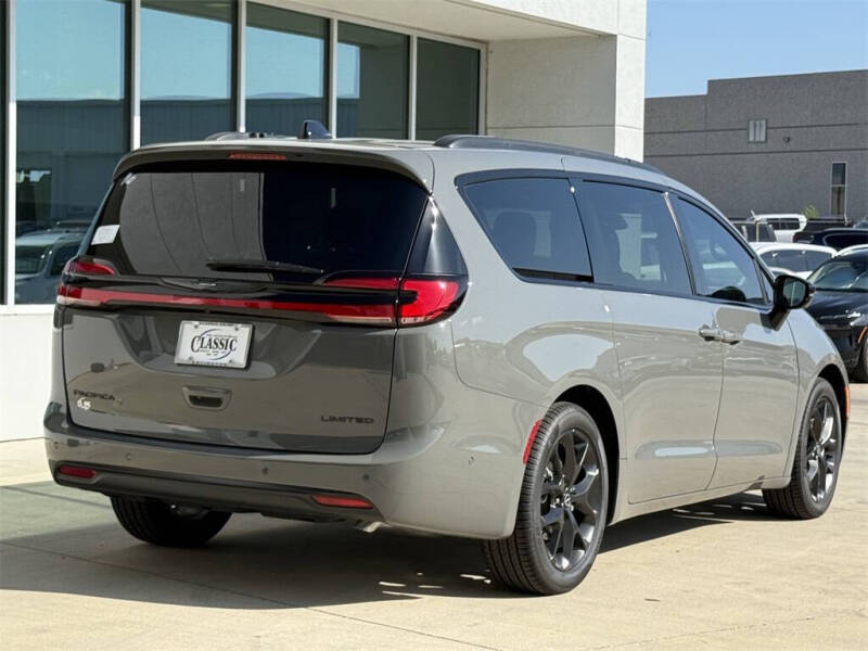 2025 Chrysler Pacifica Limited