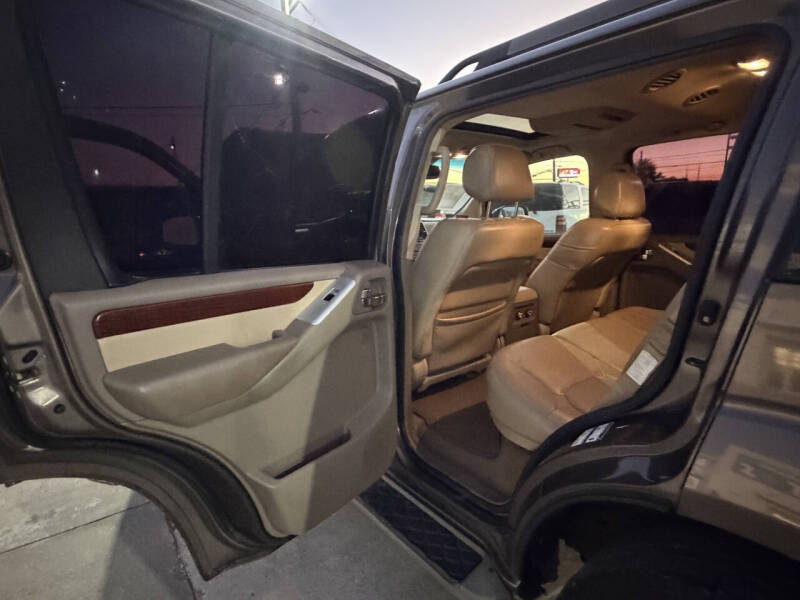 2008 Nissan Pathfinder LE V8