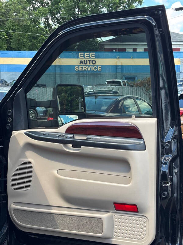 2004 Ford Excursion Limited