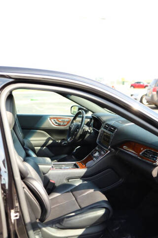 2019 Lincoln Continental Select