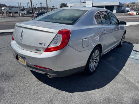 2014 Lincoln MKS