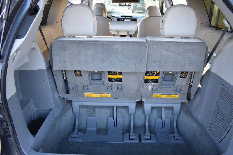 2014 Toyota Sienna XLE 7-Passenger