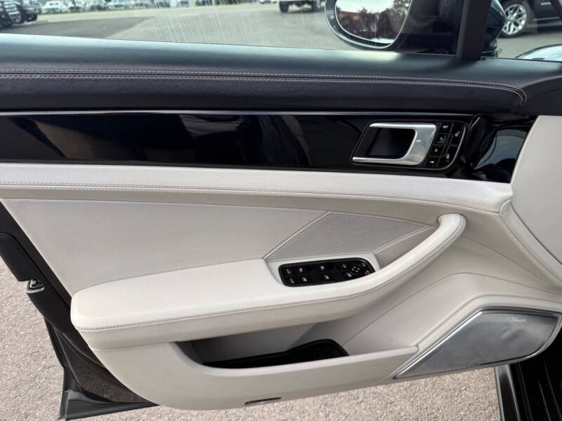2018 Porsche Panamera 4S