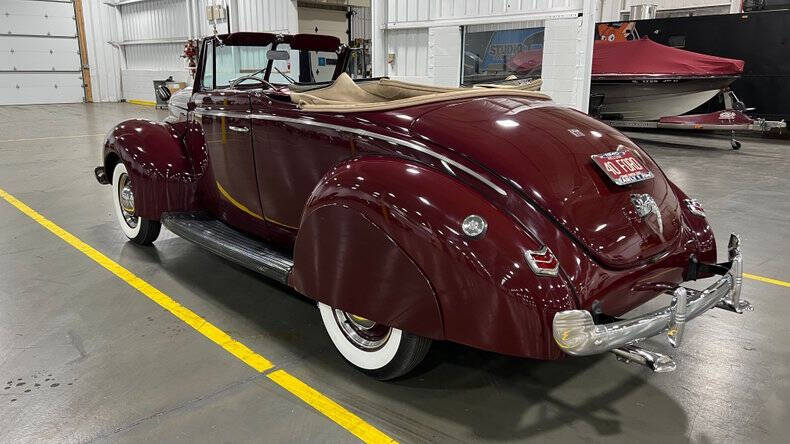 1940 Ford Deluxe