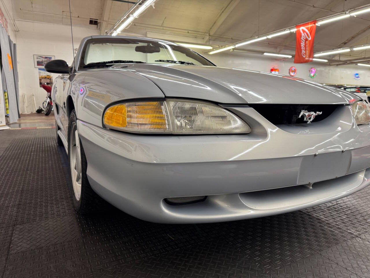 1994 Ford Mustang 11
