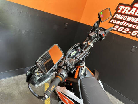 2019 KTM 690 SMC R