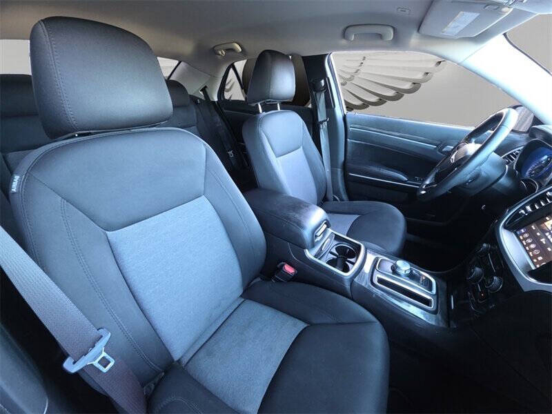 2018 Chrysler 300 Touring