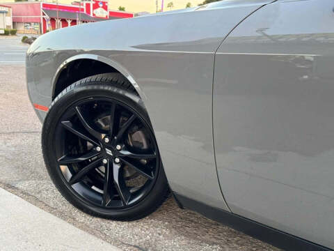 2017 Dodge Challenger SXT