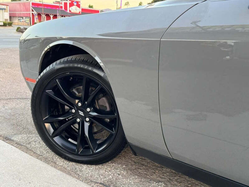 2017 Dodge Challenger SXT