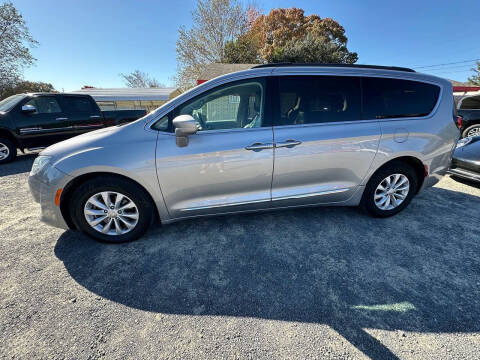 2017 Chrysler Pacifica Touring-L