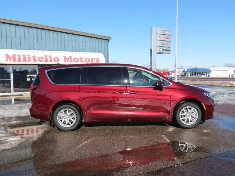 2023 Chrysler Pacifica Touring L