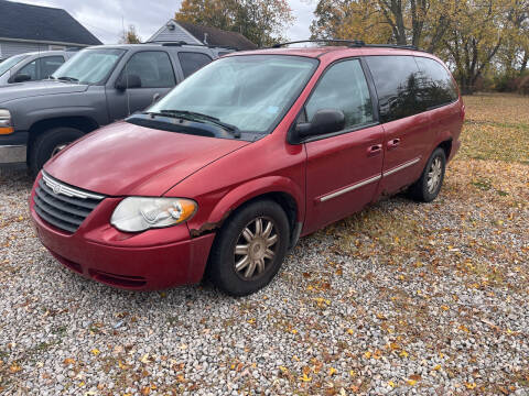 2006 Chrysler Town and Country for sale at HEDGES USED CARS in Carleton MI