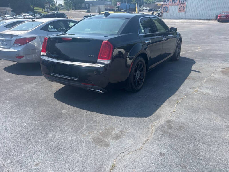 2016 Chrysler 300 C