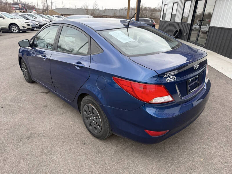 2016 Hyundai Accent SE