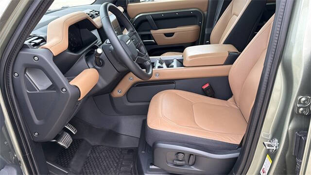 2025 Land Rover Defender 110 P400 X