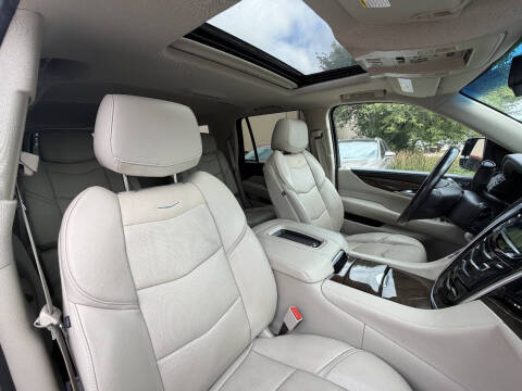 2018 Cadillac Escalade Luxury