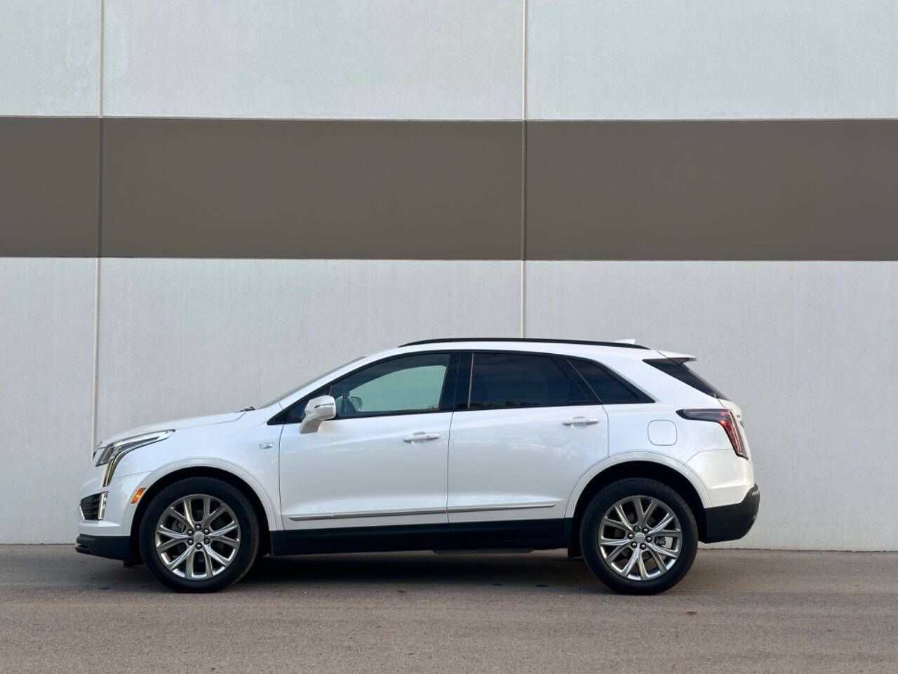 2020 Cadillac XT5 for sale at Phoenix Motor Co in Romulus, MI