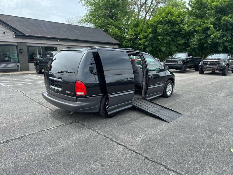 1999 Dodge Grand Caravan LE
