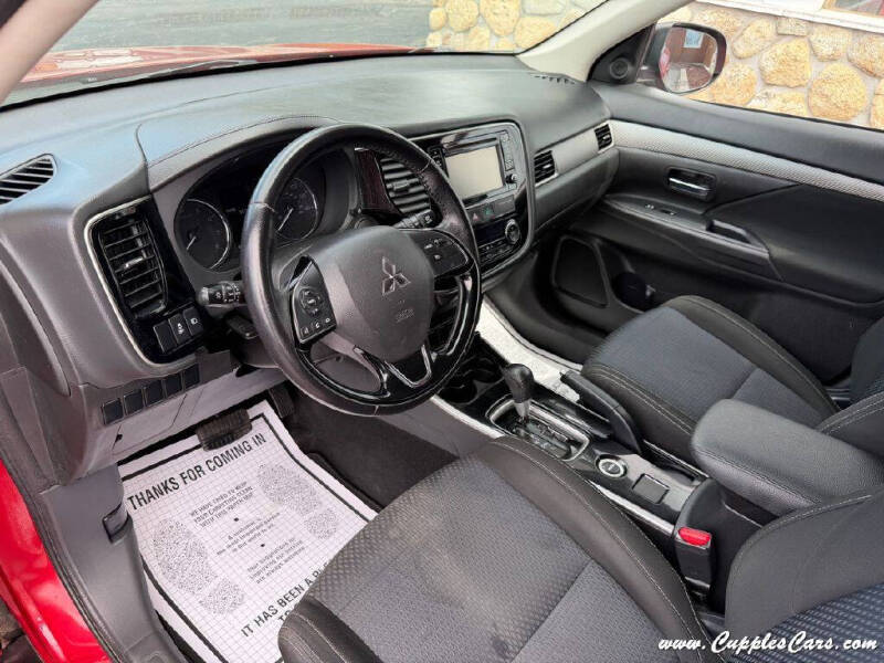 2017 Mitsubishi Outlander ES