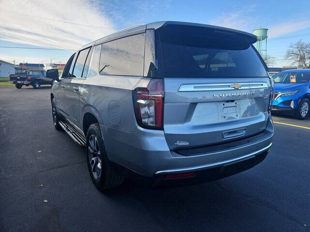 2023 Chevrolet Suburban LT