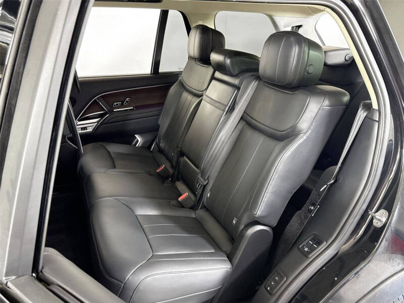 2023 Land Rover Range Rover P530 SE LWB