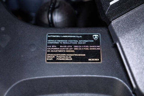 2023 Lamborghini Urus Performante