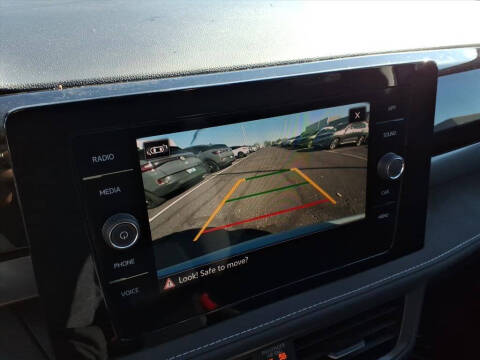 2026 Volkswagen Taos SE Black